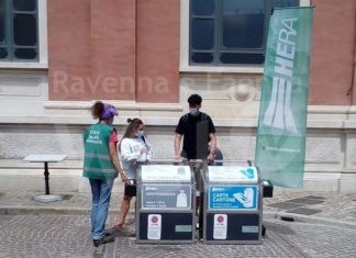 Piazza Andrea Costa: arrivano gli informatori ambientali per combattere l’abbandono di rifiuti