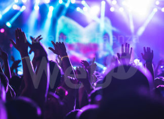 Discoteche, nuova ordinanza: capienza ridotta del 50% e obbligo di indossare sempre la mascherina