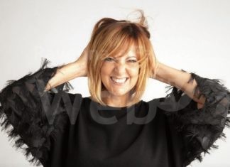 Bagnacavallo estate 2020: Chiostro del Convento di San Francesco, Debora Villa festeggia 20 anni di carriera con il recital “Venti di risate”