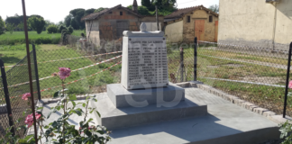 Il sindaco Michele de Pascale e gli assessori Cameliani e Del Conte in visita al cippo restaurato di Mensa