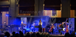 Il Pavaglione gremito per il suggestivo omaggio a Mia Martini