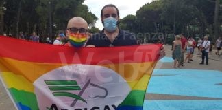 Disegno di legge sull’omotransfobia, mercoledì sera doppia manifestazione: in piazza favorevole e contrari