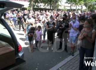 Un lungo applauso per Titta