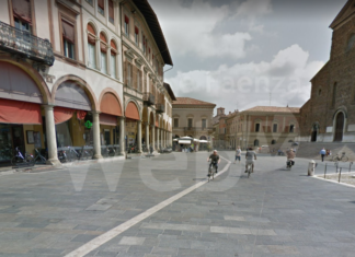 Dopo il lockdown, il Comune concede la piazza ai locali, l’ira di Confesercenti: “Troppi permessi”