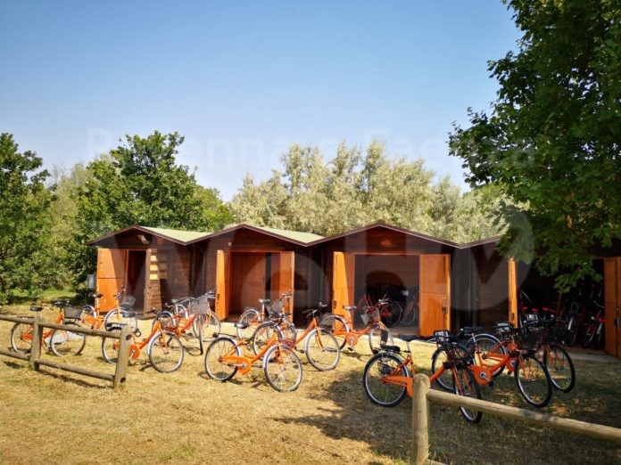 20-08-06 noleggio bici a Marina al parcheggio scambiatore in via Trieste