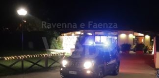 Tragedia questa notte al Koko Residence un 40enne si tuffa in piscina e muore