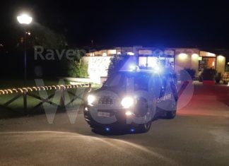 Tragedia questa notte al Koko Residence un 40enne si tuffa in piscina e muore