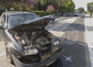 Violento scontro tra due auto ad Ammonite, grave una donna trasportata al Bufalini con l’Elimedica
