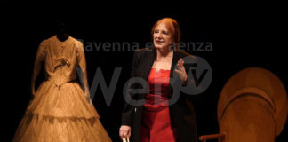 “La vostra cara Emily”, spettacolo teatrale in piazza della Molinella