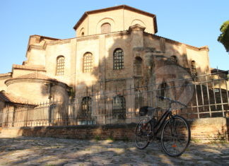 FIAB Ravenna partecipa alla Pink Week: un tour per osservare di sera il patrimonio artistico di Ravenna