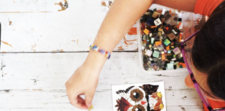 I laboratori di “Mosaico in tour” nelle spiagge ravennate per far giocare i bimbi nell’estate del Covid