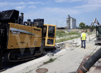 Proseguono con l’attraversamento del canale Candiano i lavori di potenziamento delle reti in Darsena