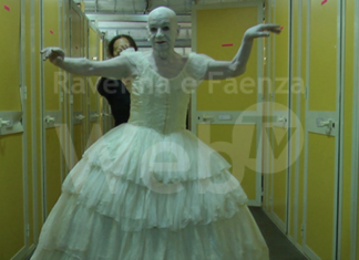 I documentari al cinema della Molinella: la storia di Lindsay Kemp e dell’artista dissidente Hu Jie