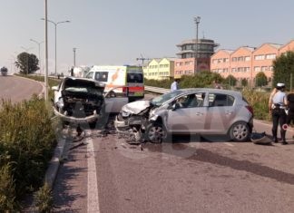 Incidente sulla Classicana: scontro frontale fra due auto