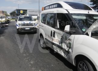 Massa Lombarda: moto si schianta nella fiancata di un furgoncino, 14enne finisce in ospedale