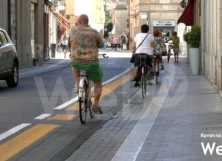 Ripristinata correttamente la segnaletica della pista ciclabile di Corso Matteotti