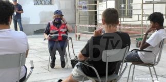 Gli studenti delle superiori in servizio con i volontari dell’Associazione Nazionale Carabinieri