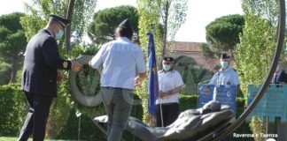 Un eroe dei nostri giorni: Faenza ricorda Valtiero Bertozzi, scoperta la targa nel parco di via Corelli