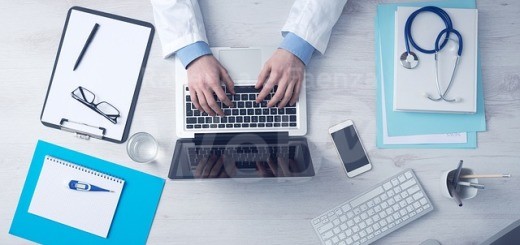 medico-computer-pc-stetoscopio-520x245-1517312414