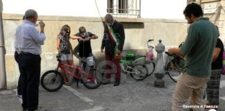 Inaugurate le stazioni di gonfiaggio bici installate in città