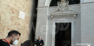 De Pascale: “Le Celebrazioni dantesche non si fermano, la porta della Tomba di Dante rimane aperta e continua la Lettura perpetua”