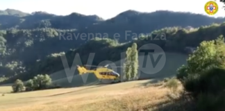 56 ravennate cade dalla moto sul sentiero che porta a Sambucheto, interviene l’elisoccorso