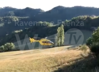 56 ravennate cade dalla moto sul sentiero che porta a Sambucheto, interviene l’elisoccorso