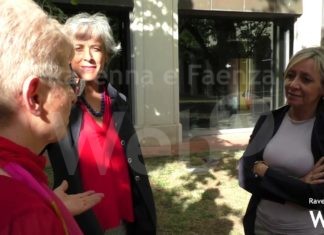 Team linguistico al lavoro negli Stati Uniti e in Arabia