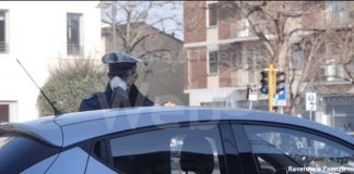 Nuovo Regolamento di Polizia urbana, discussione ancora aperta: il divieto di chiedere l’elemosina e l’utilizzo delle toilette dei bar i temi scottanti