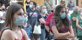 Le Sardine in piazza a Faenza per dire “No” al referendum. Con loro anche Luciana Castellina