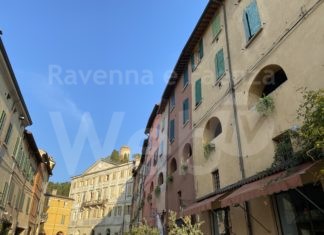 Mostra collettiva “Donne in luce. Creazioni artistiche delle nostre donne”