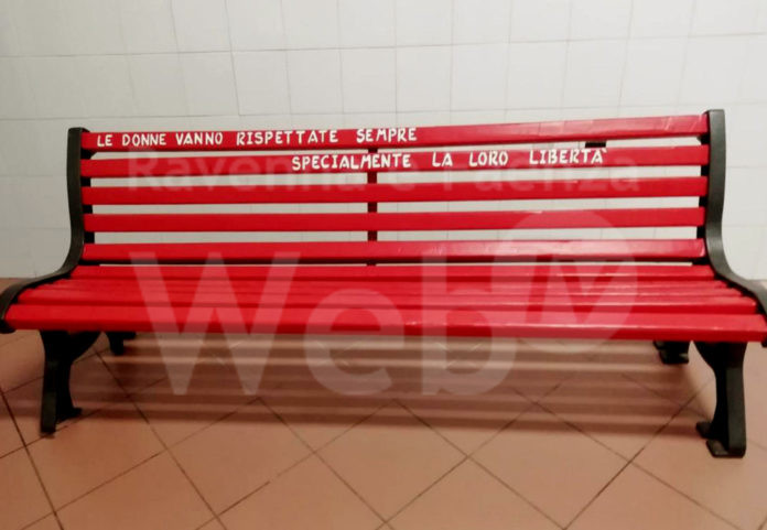 CS_95_Panchina rossa Porta Nova