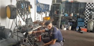 Scoperta un’autofficina abusiva vicino la stazione: presente una discarica di rifiuti speciali pericolosi