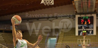 Basket: Una Rekico tutto cuore e grinta vince il derby con Rimini