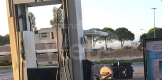 Ladri al distributore di benzina: sradicata la macchinetta self service