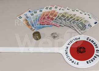 Faenza, blitz della Polizia Locale nelle scuole: denunciato un baby pusher 17enne