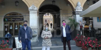 L’assessore allo Sport premia Anna Mei, la ciclista che corre per aiutare i bambini farfalla