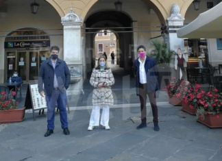 L’assessore allo Sport premia Anna Mei, la ciclista che corre per aiutare i bambini farfalla