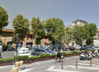 Piazza Baracca: i residenti fanno partire una petizione per chiedere interventi contro il degrado