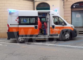 Spavento per una bambina in Corso Garibaldi: esce in strada e rischia di essere investita da un’auto