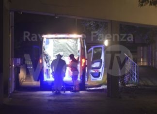 Alfonsine: il trasferimento degli anziani positivi al coronavirus dalla casa protetta Boari in ospedale