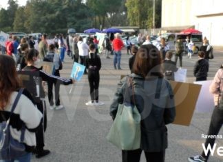Flash mob del mondo sportivo: “Dobbiamo chiudere nonostante gli sforzi fatti. Le persone hanno bisogno di sport”
