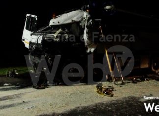 Doppio schianto sull’A14bis: tre feriti e autostrada chiusa per un’ora