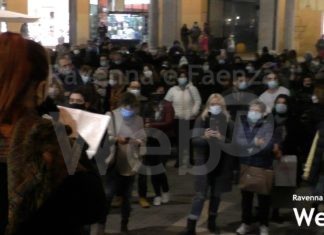 Palestre, ristoranti, associazioni sportive scendono in piazza: “Chiusure senza senso. Sarebbe stato meglio fare controlli”