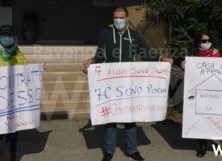 Da 7 anni senza contratto e con salari troppo bassi: la protesta dei lavoratori di aziende di pulizie e multiservizi