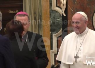 Papa Francesco dice sì alle unioni civili per le coppie gay