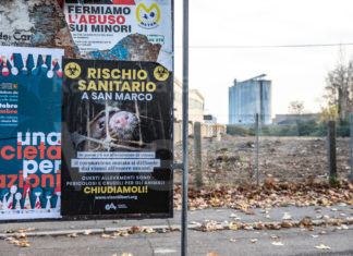 Visoni: arrivano i manifesti di Essere Animali per chiedere la chiusura degli allevamenti
