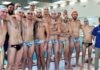 Allenamenti intensi per i pallanuotisti in attesa di alle partite. Per ora le porte sono finite in magazzino