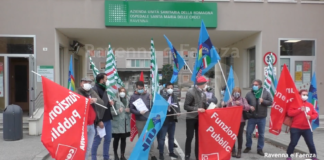 Un presidio davanti all’ospedale a sostegno del personale sanitario: sicurezza, assunzioni e contratti le priorità