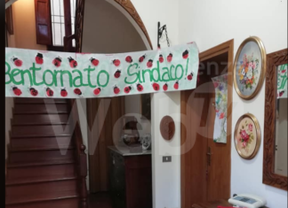 Il sindaco di Bagnara dimesso dall’ospedale accolto dagli auguri dei bambini della materna